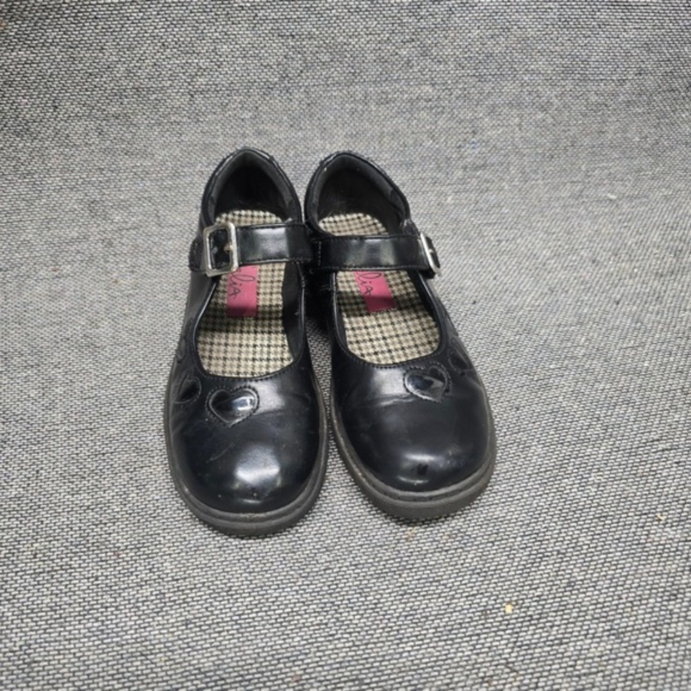 Celia Mary Jane Shoes Zandi Heart Cutout Black 1M Youth Good School Uniform